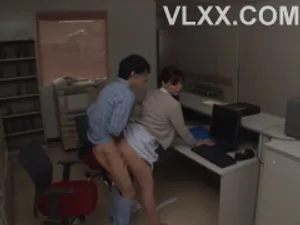 Xin lỗi bố, nhưng bố tái hôn với má kế trẻ thế này con không chịu được