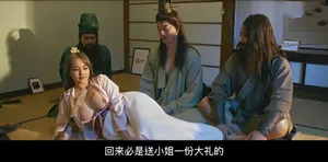 Cậu con trai ở nhà đụ má kế trong khi bố đã đi công chuyện xa